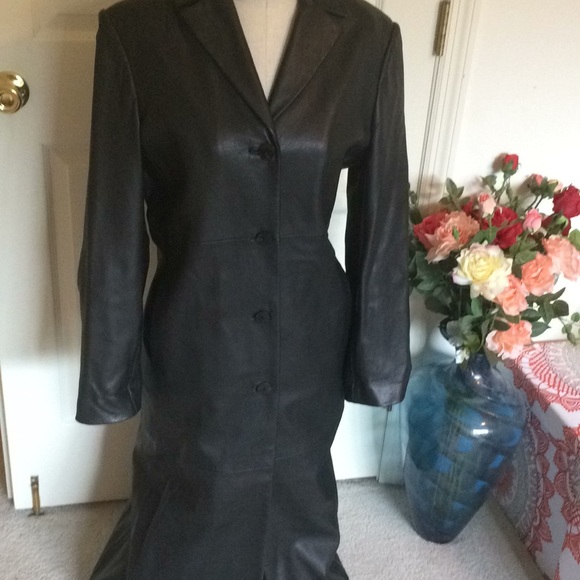 Anne Klein Jackets & Blazers - Anne Klein long lamb skin coat size Small